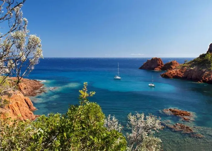 Dans Un Cadre D'exception, Vue Panoramique A Agay Cote D'azur, Village Cap Esterel, 2 Chambres, Avec Jardin, Golf, Climatisation, Wifi, 5 Piscines