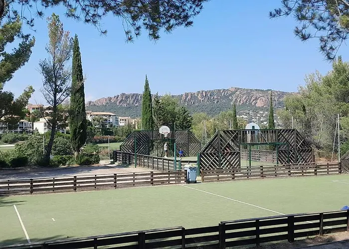 Dans Un Cadre D'exception, Vue Panoramique A Agay Cote D'azur, Village Cap Esterel, 2 Chambres, Avec Jardin, Golf, Climatisation, Wifi, 5 Piscines Apartmán