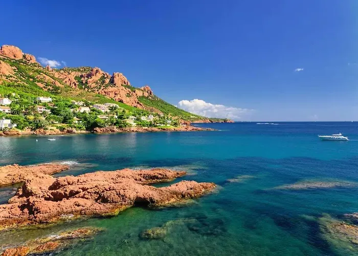 Dans Un Cadre D'exception, Vue Panoramique A Agay Cote D'azur, Village Cap Esterel, 2 Chambres, Avec Jardin, Golf, Climatisation, Wifi, 5 Piscines * Saint-Raphaël