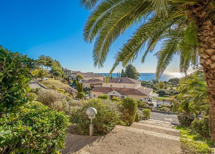 Dans Un Cadre D'exception, Vue Panoramique A Agay Cote D'azur, Village Cap Esterel, 2 Chambres, Avec Jardin, Golf, Climatisation, Wifi, 5 Piscines *